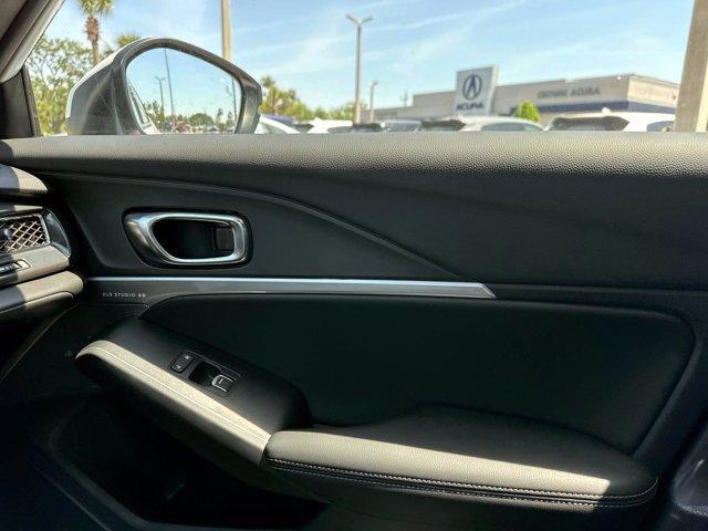 Photo of 2025 Platinum White Pearl Acura Integra
