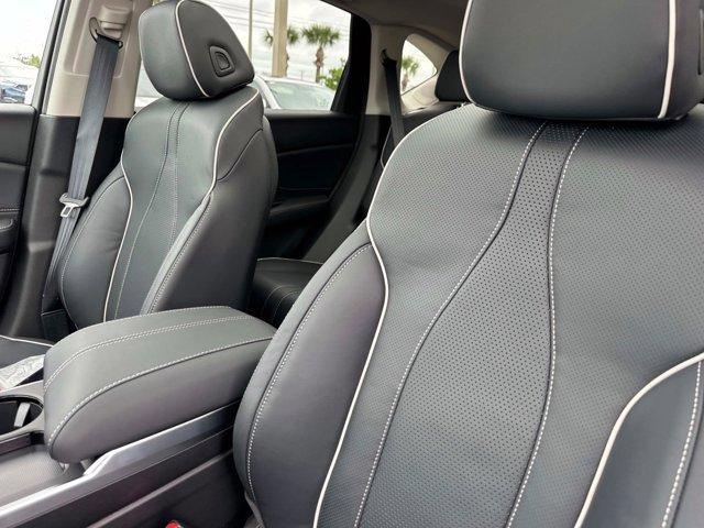 Photo of 2025 Solar Silver Metallic Acura RDX
