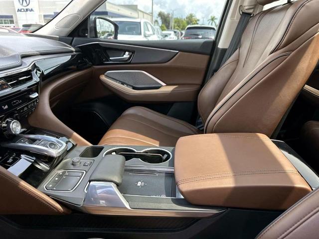Photo of 2024 Liquid Carbon Metallic Acura MDX