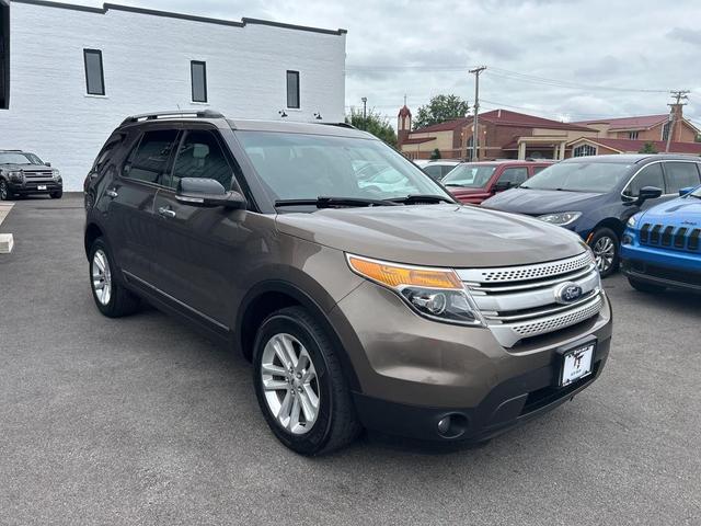 Photo of 2015 Caribou Metallic Ford Explorer