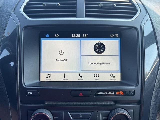 Photo of 2017 Ingot Silver Ford Explorer