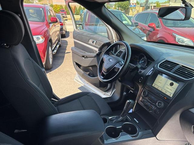 Photo of 2017 Ingot Silver Ford Explorer
