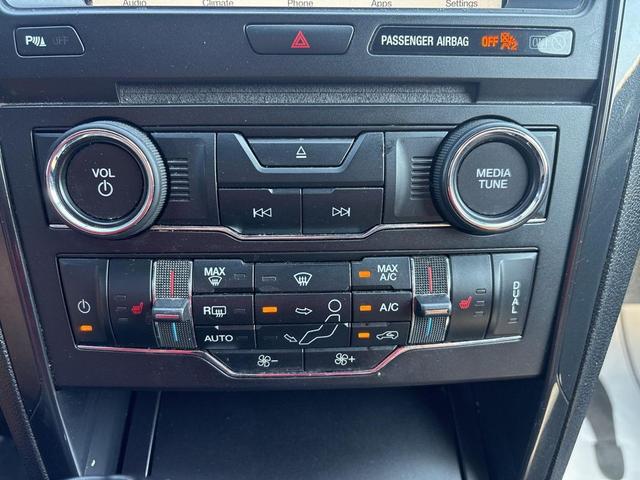 Photo of 2017 Ingot Silver Ford Explorer