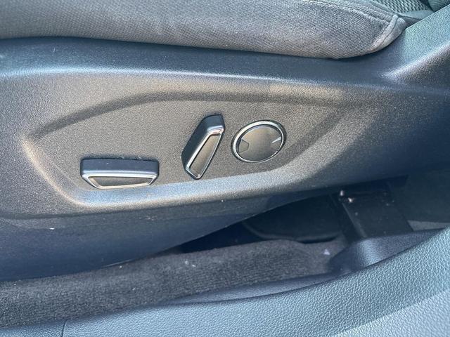Photo of 2017 Ingot Silver Ford Explorer