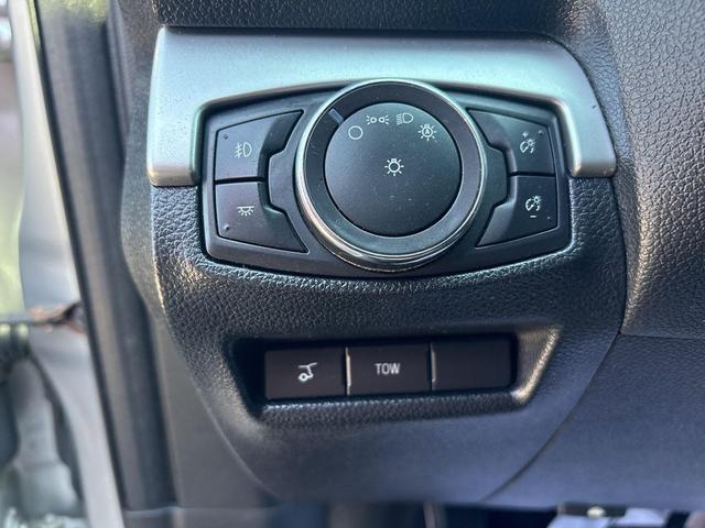 Photo of 2017 Ingot Silver Ford Explorer