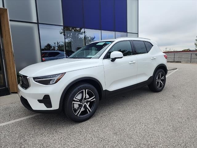 2025 Volvo XC40