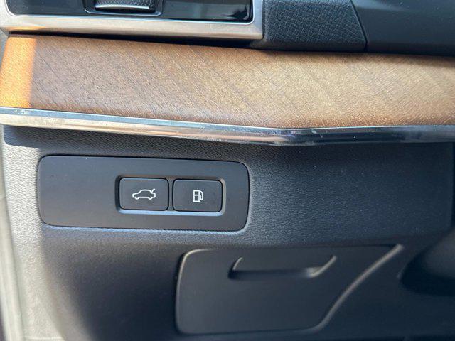 Photo of 2024 Onyx Black Metallic Volvo XC90 Recharge Plug-In Hybrid