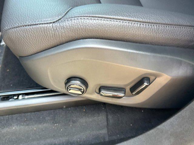Photo of 2024 Onyx Black Metallic Volvo XC90 Recharge Plug-In Hybrid