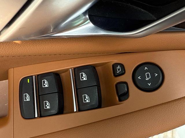 Photo of 2023 Alpine White BMW X5