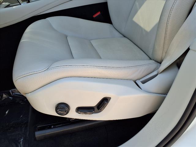 Photo of 2023 Crystal White Volvo XC90 Recharge Plug-In Hybrid