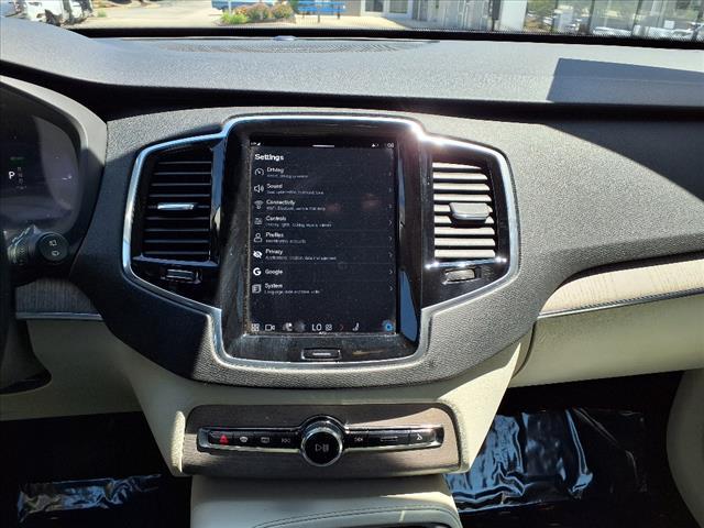 Photo of 2023 Crystal White Volvo XC90 Recharge Plug-In Hybrid