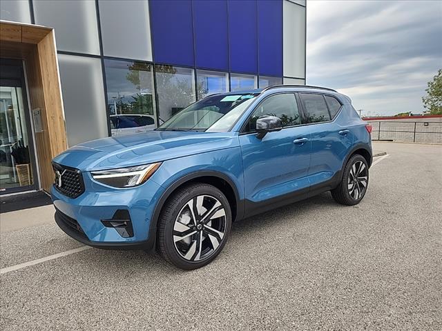 2025 Volvo XC40