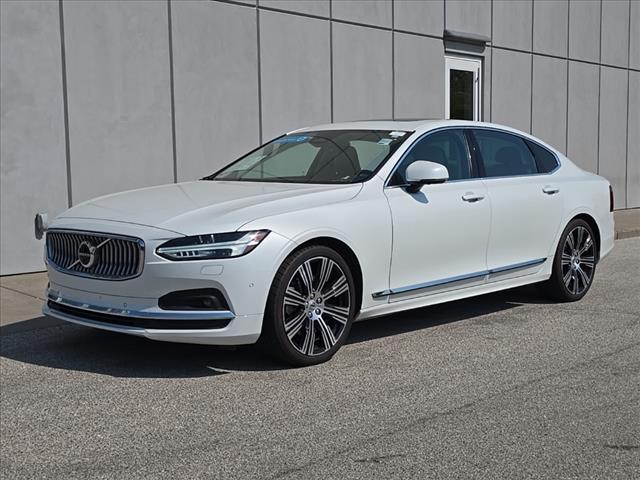 2022 Volvo S90
