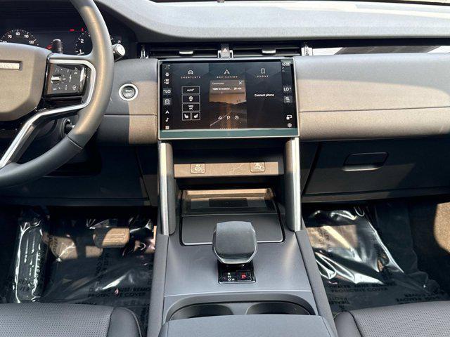 Photo of 2025 Hakuba Silver Metallic Land Rover Discovery Sport