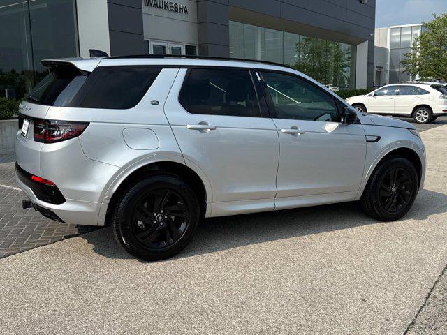 Photo of 2025 Hakuba Silver Metallic Land Rover Discovery Sport