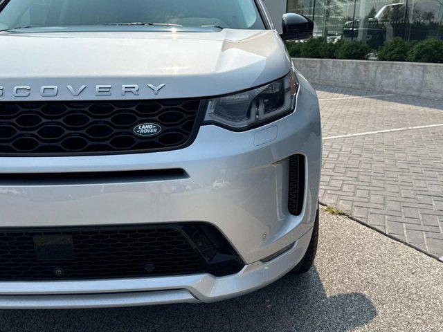 Photo of 2025 Hakuba Silver Metallic Land Rover Discovery Sport
