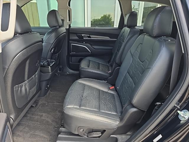 Photo of 2021 Ebony Black Kia Telluride
