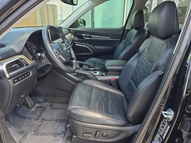 Photo of 2021 Ebony Black Kia Telluride