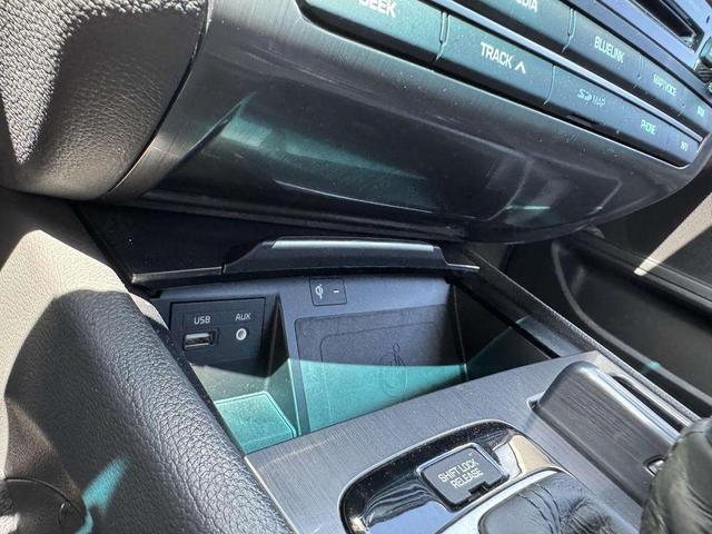 Photo of 2018 Victoria Black Genesis G80