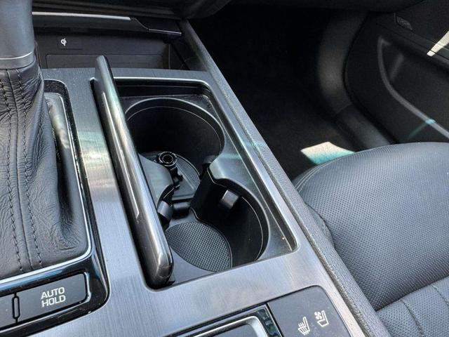 Photo of 2018 Victoria Black Genesis G80