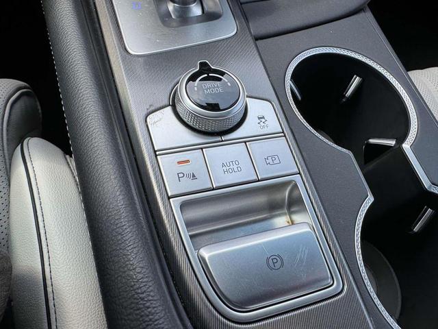 Photo of 2024 Uyuni White Genesis G70