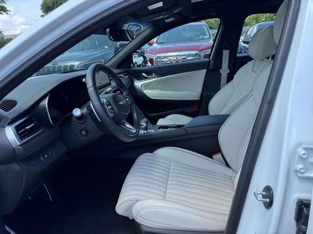 Photo of 2024 Uyuni White Genesis G70