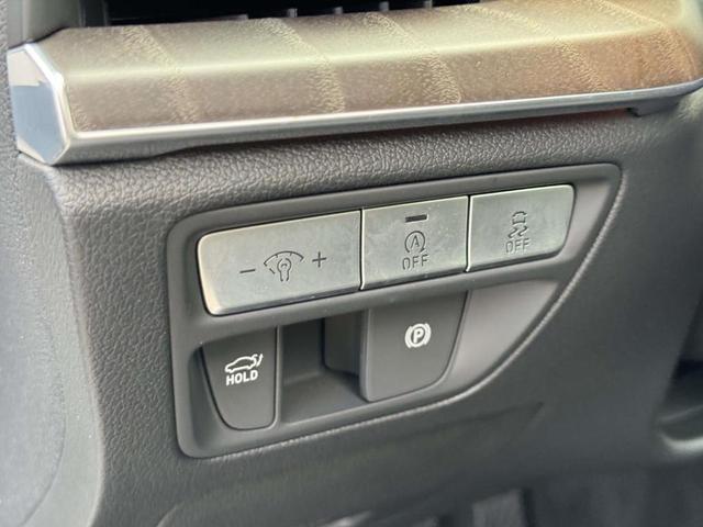Photo of 2023 White Genesis G80