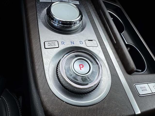 Photo of 2023 White Genesis G80
