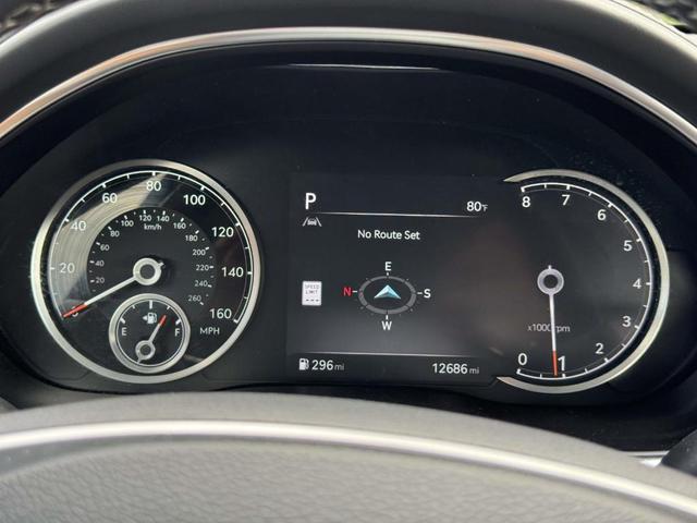 Photo of 2023 White Genesis G80