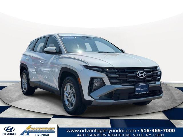 Photo of 2025 White Pearl Hyundai TUCSON
