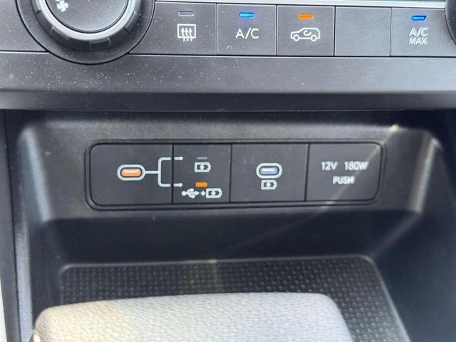 Photo of 2025 White Pearl Hyundai TUCSON