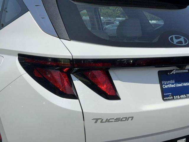 Photo of 2025 White Pearl Hyundai TUCSON