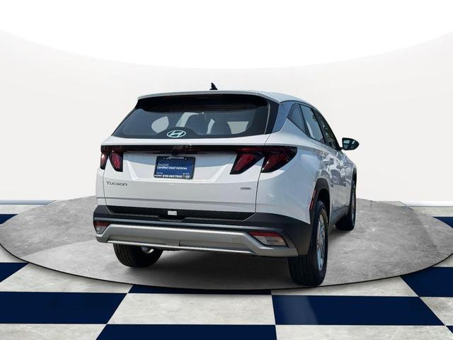 Photo of 2025 White Pearl Hyundai TUCSON
