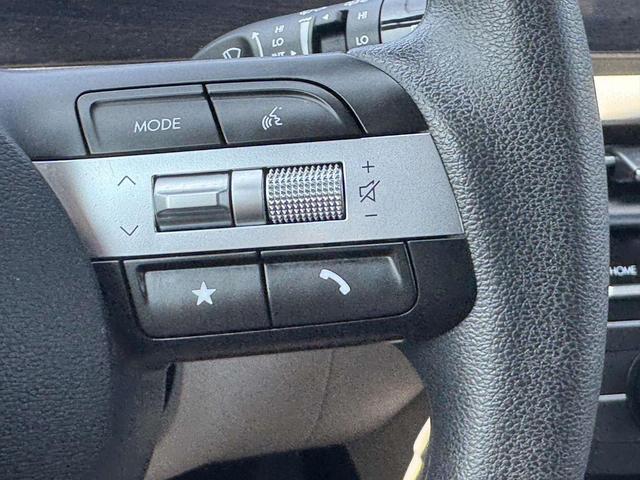 Photo of 2025 White Pearl Hyundai TUCSON