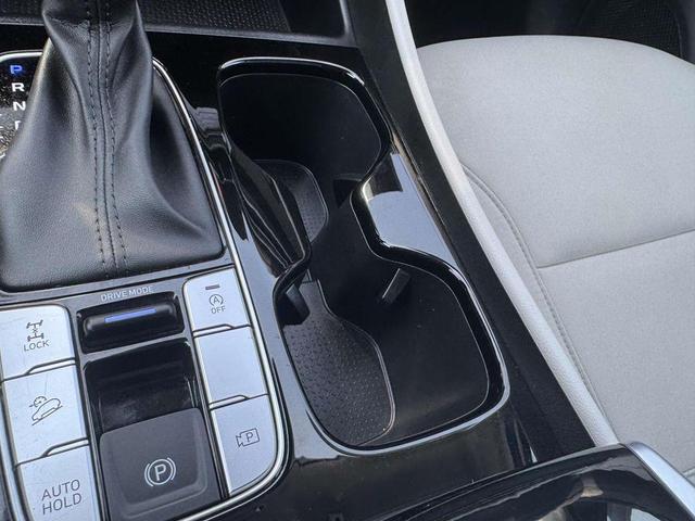 Photo of 2025 White Pearl Hyundai TUCSON