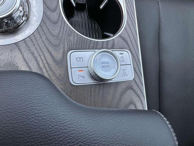 Photo of 2025 White Genesis GV80