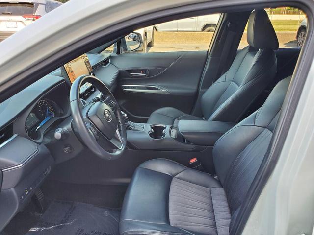 Photo of 2021 Blizzard Pearl Toyota Venza