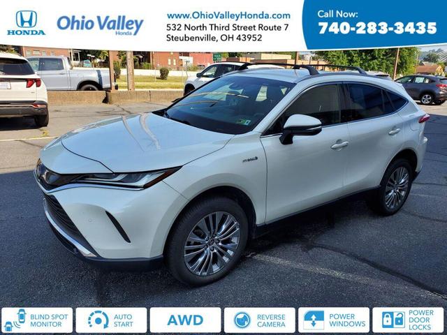 Photo of 2021 Blizzard Pearl Toyota Venza