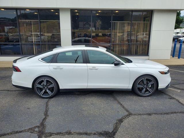 Photo of 2023 Platinum White Pearl Honda Accord Hybrid
