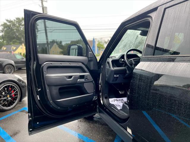 Photo of 2023 Santorini Black Metallic Land Rover Defender