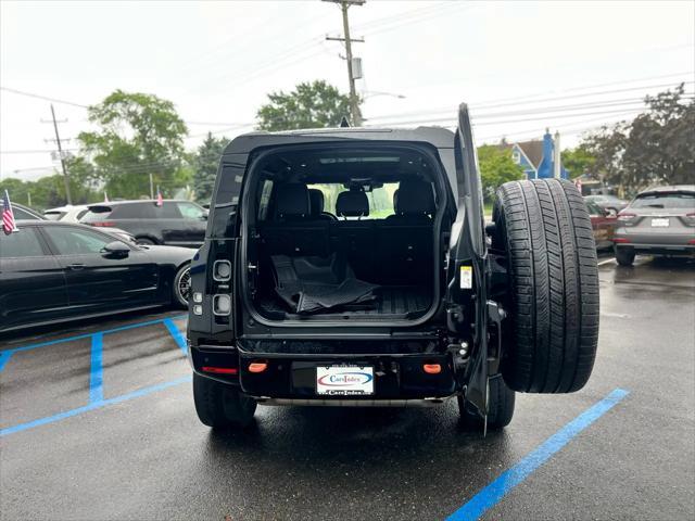 Photo of 2023 Santorini Black Metallic Land Rover Defender