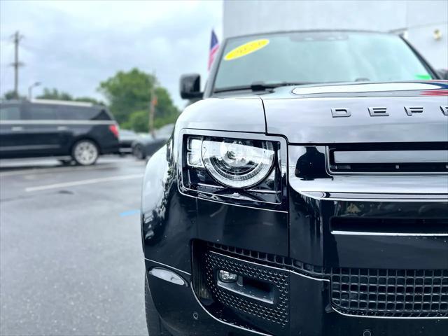Photo of 2023 Santorini Black Metallic Land Rover Defender