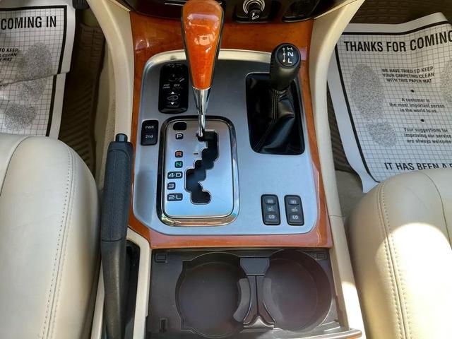 Photo of 2007 Sand Dollar Pearl Lexus LX 470