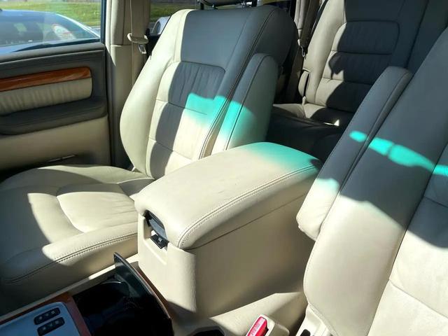 Photo of 2007 Sand Dollar Pearl Lexus LX 470