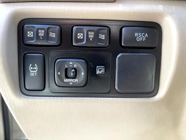 Photo of 2007 Sand Dollar Pearl Lexus LX 470