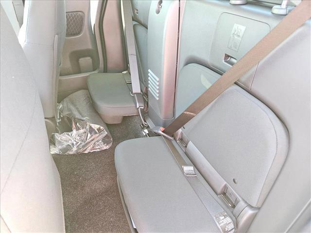 Photo of 2026 Glacier White Nissan Frontier