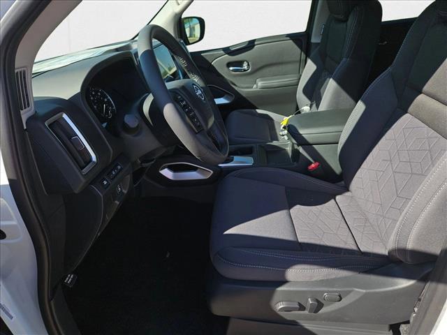 Photo of 2025 Glacier White Nissan Frontier