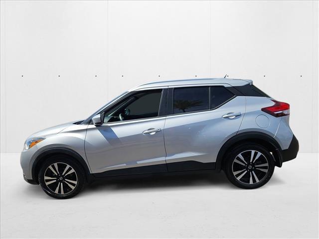 Photo of 2020 Brilliant Silver Metallic Nissan Kicks