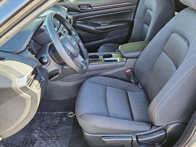Photo of 2024 Gun Metallic Nissan Altima