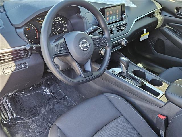 Photo of 2024 Gun Metallic Nissan Altima